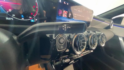 Mercedes-Benz Classe A 180 d Premium (11)