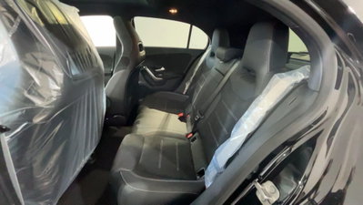 Mercedes-Benz Classe A 180 d Premium (15)