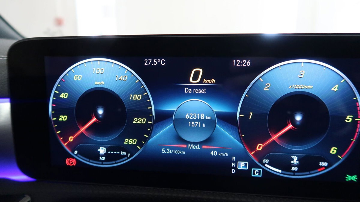 Mercedes-Benz Classe A 180 d Premium (13)