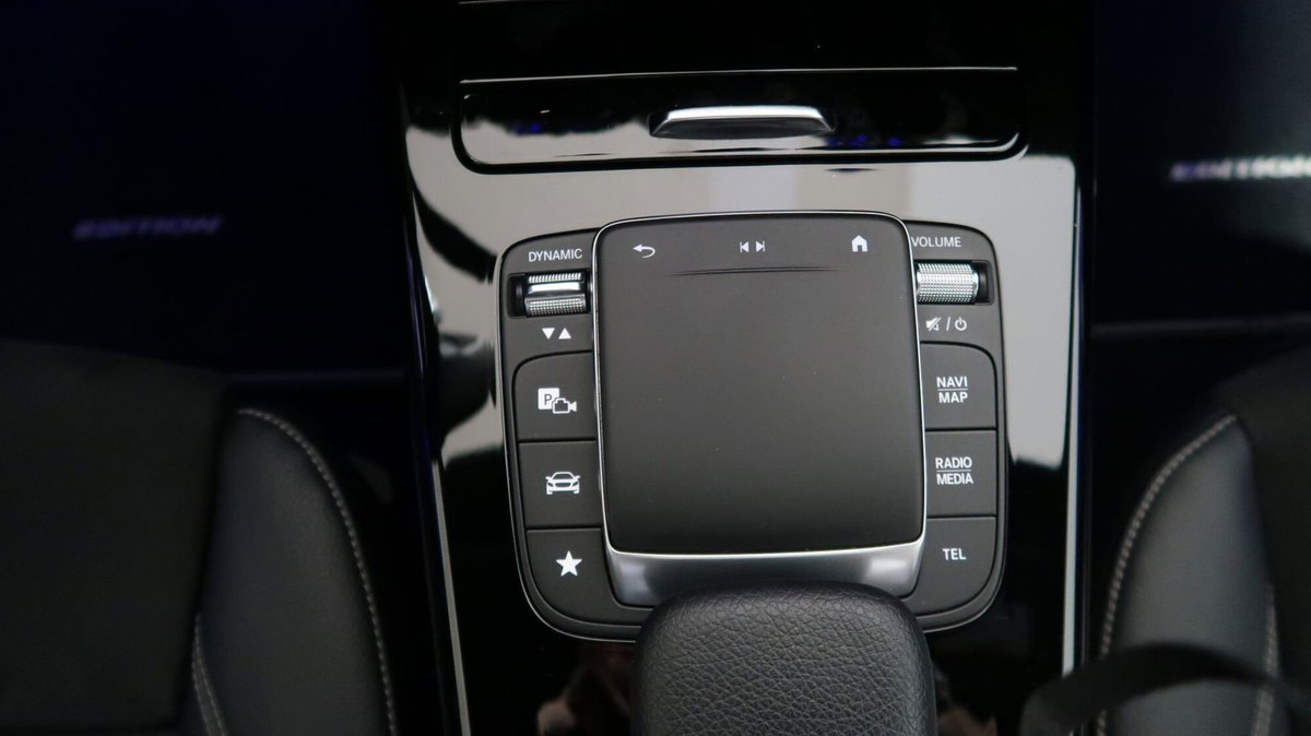 Mercedes-Benz Classe A 180 d Premium (16)