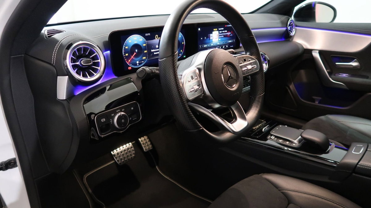 Mercedes-Benz Classe A 180 d Premium (2)
