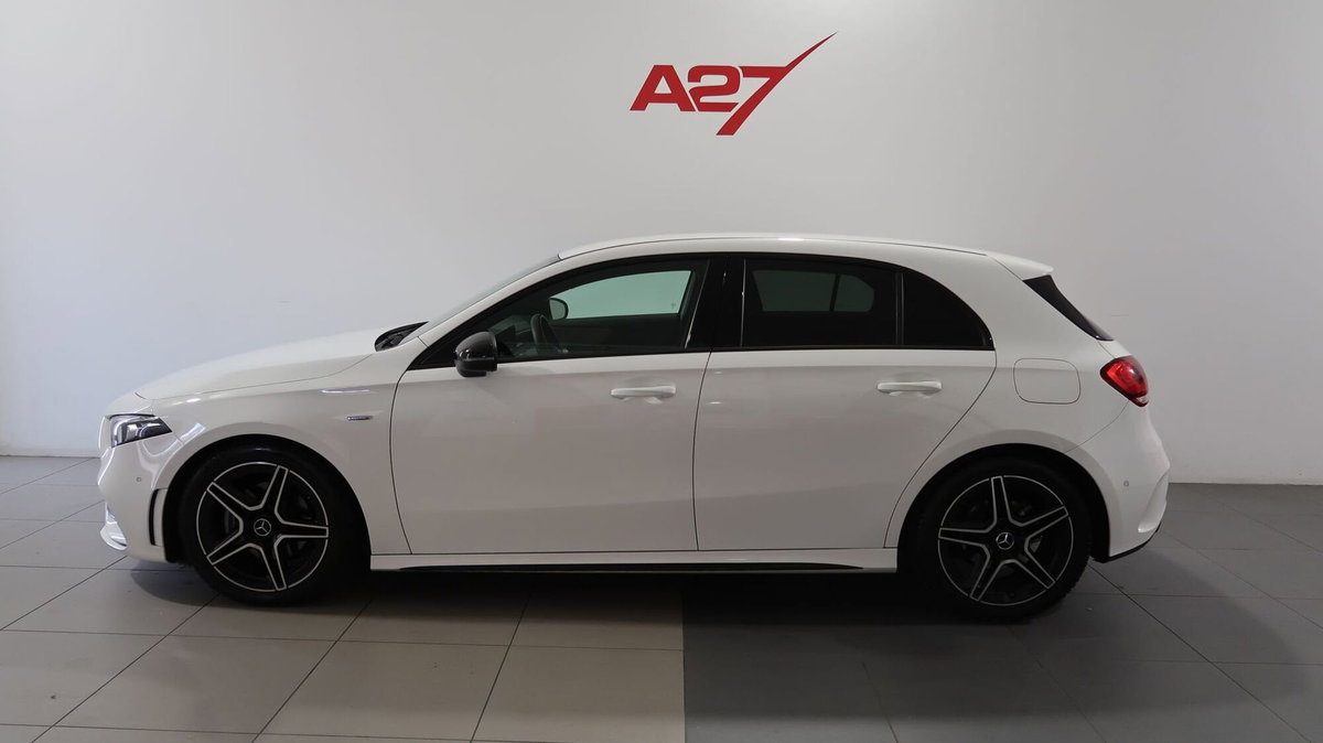 Mercedes-Benz Classe A 180 d Premium (3)