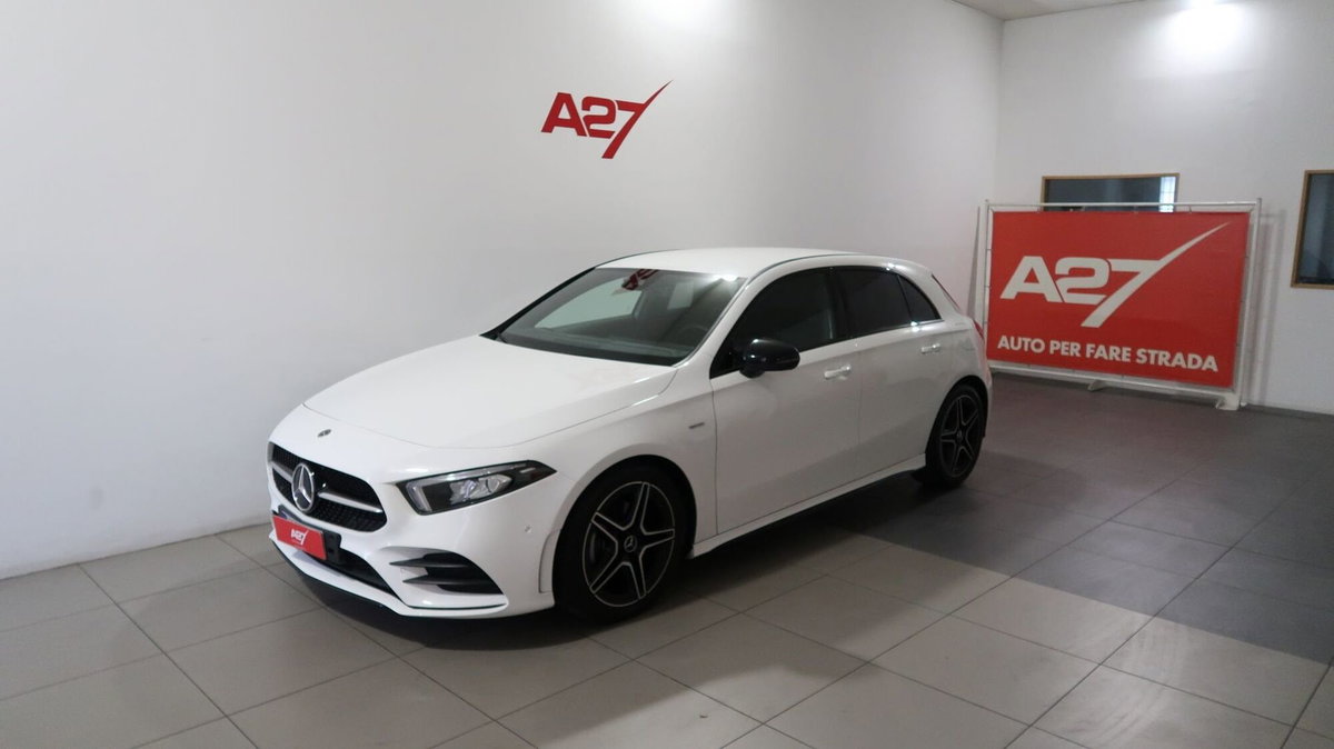 Mercedes-Benz Classe A 180 d Premium (5)