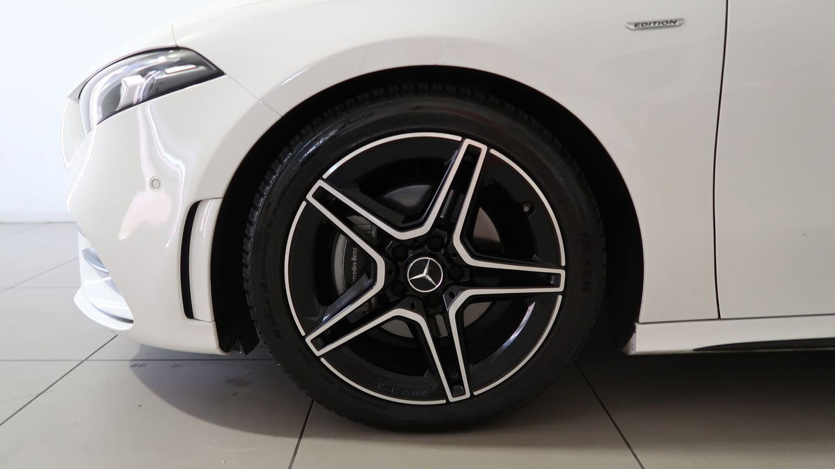 Mercedes-Benz Classe A 180 d Premium (7)