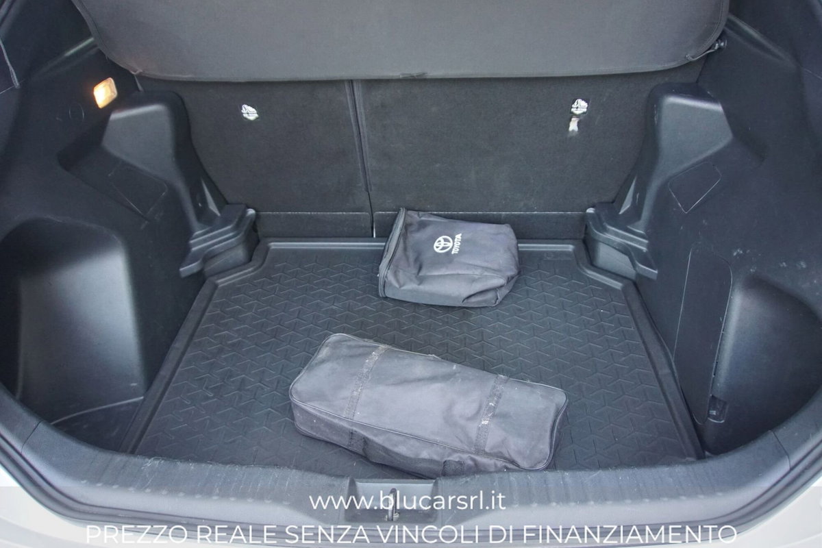 Toyota Yaris Cross Trend fwd 115cv e-cvt (13)