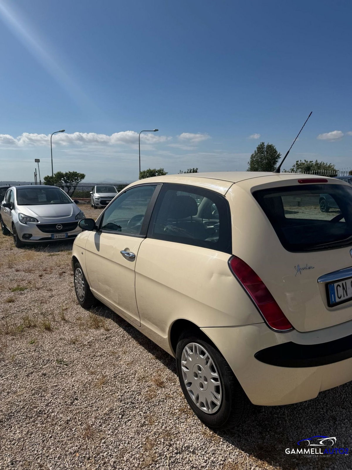 Lancia Ypsilon 1.2 69 CV 5 porte Silver (2)