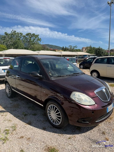 Lancia Ypsilon 1.2 (2)