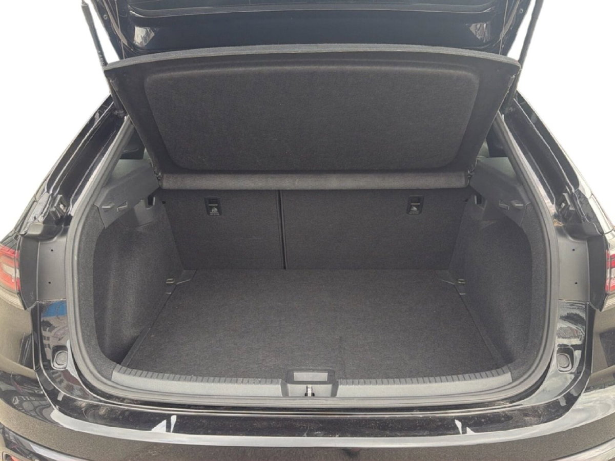 Volkswagen Taigo 1.5 tsi R-Line 150cv dsg (9)