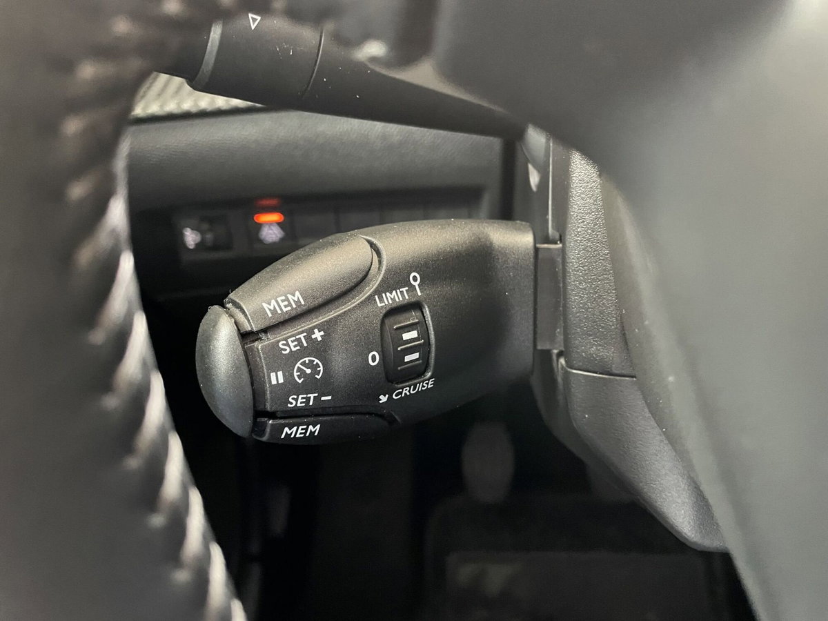 Peugeot 208 PureTech 100 Stop&Start EAT8 5 porte Allure Pack (16)