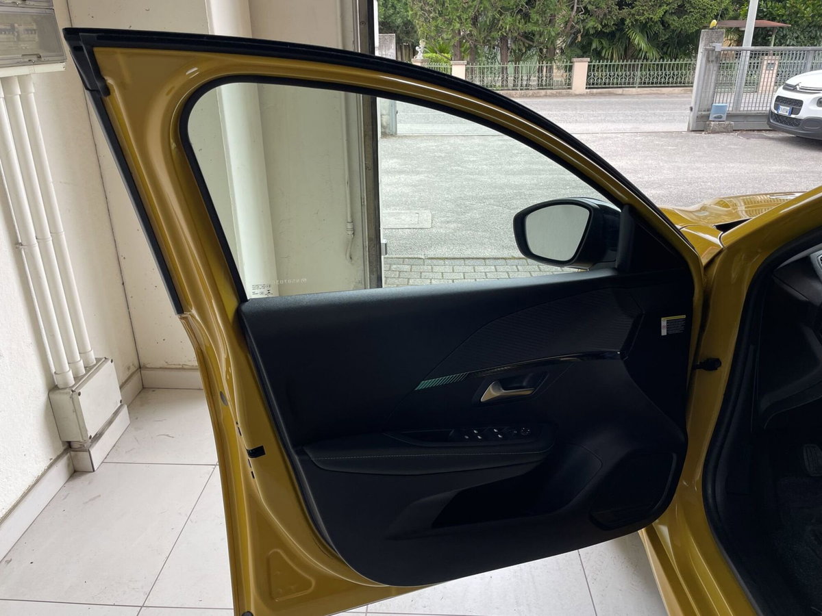 Peugeot 208 PureTech 100 Stop&Start EAT8 5 porte Allure Pack (9)