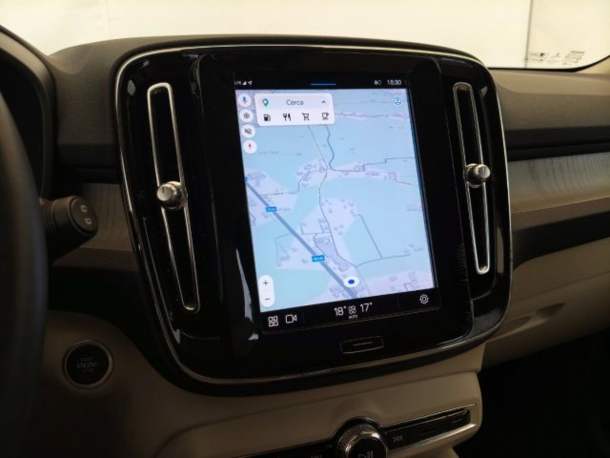 Volvo XC40 B4 AWD automatico Core (10)