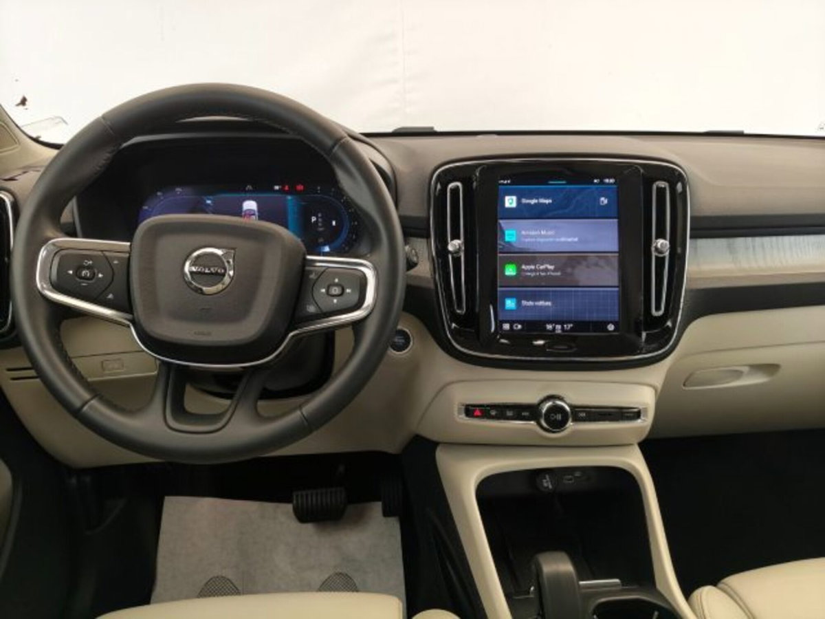 Volvo XC40 B4 AWD automatico Core (8)