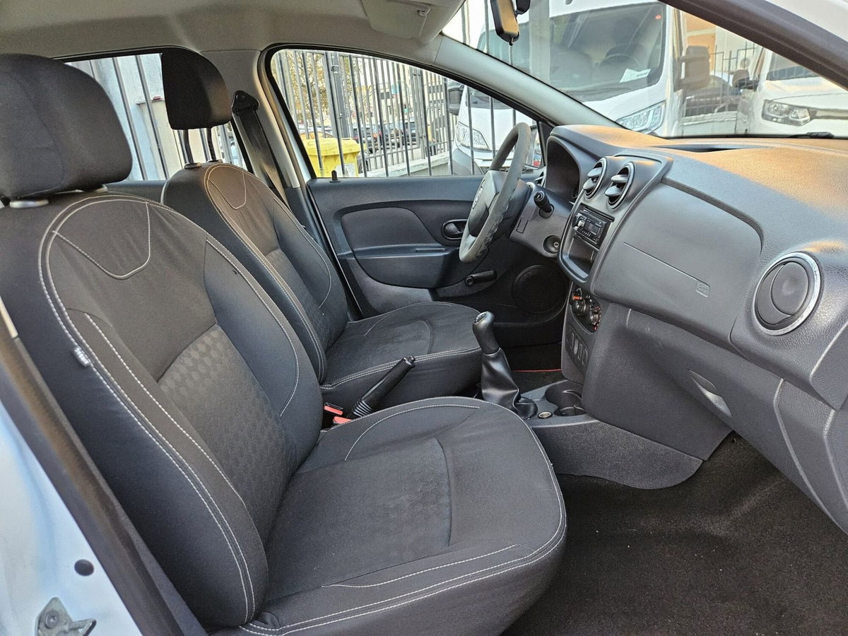 Dacia Sandero 1.2 75CV Ambiance (11)