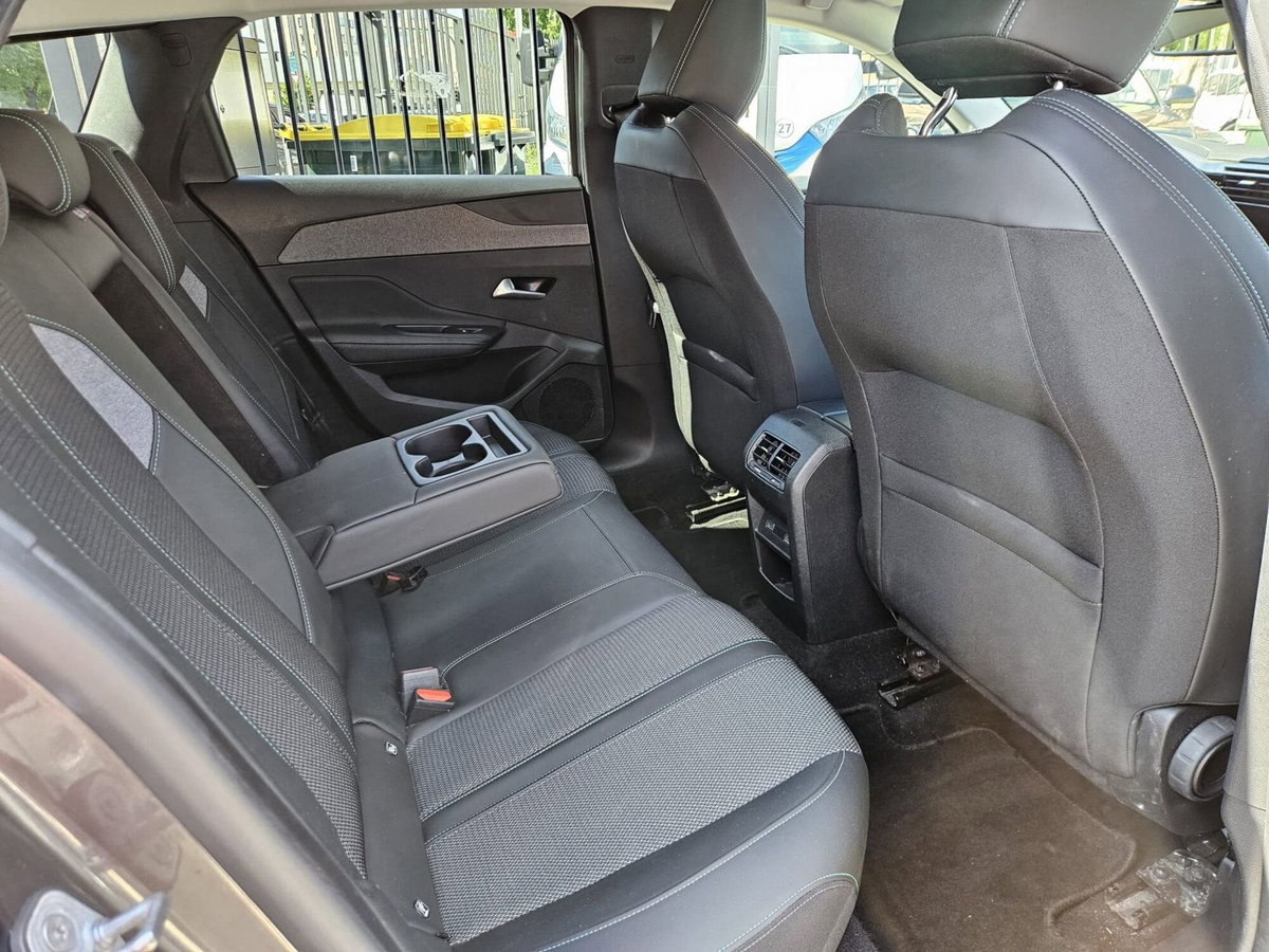Peugeot 308 SW 1.5 bluehdi GT s&s 130cv eat8 (11)