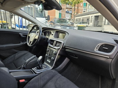 Volvo V40 D2 1.6 Summum (10)
