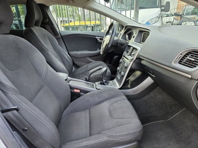 Volvo V40 D2 1.6 Summum (11)