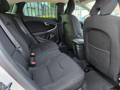 Volvo V40 D2 1.6 Summum (12)