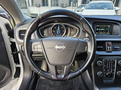 Volvo V40 D2 1.6 Summum (13)
