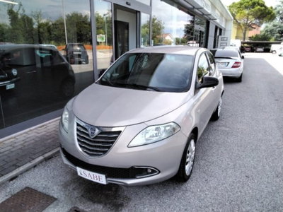 Lancia Ypsilon 1.2 69 CV 5 porte Platinum (3)