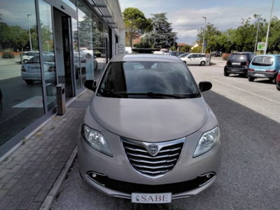 Lancia Ypsilon 1.2 69 CV 5 porte Platinum (4)