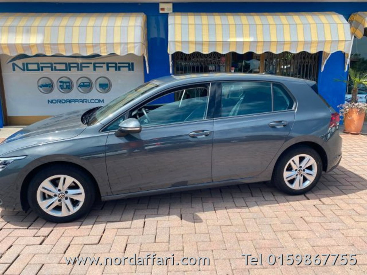 Volkswagen Golf Variant 1.0 eTSI EVO DSG Life (2)