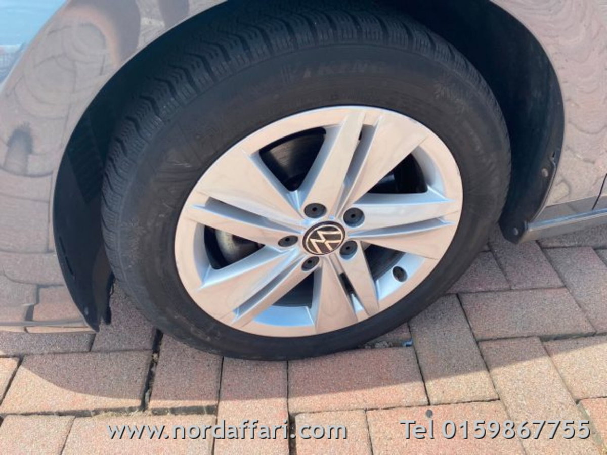 Volkswagen Golf Variant 1.0 eTSI EVO DSG Life (9)