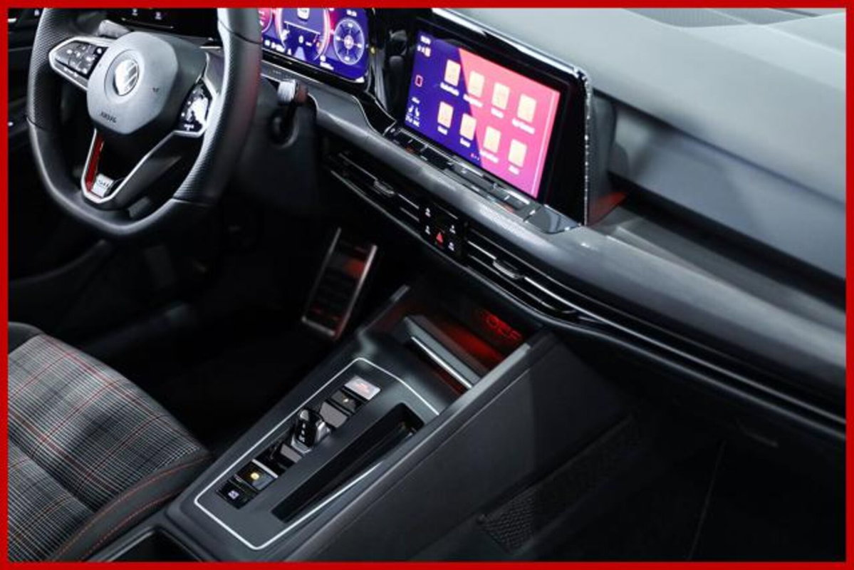 Volkswagen Golf 2.0 TSI GTI DSG (13)