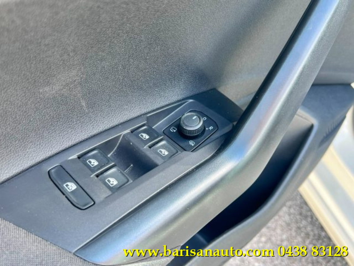 Volkswagen Polo 1.0 evo Life 80cv (17)