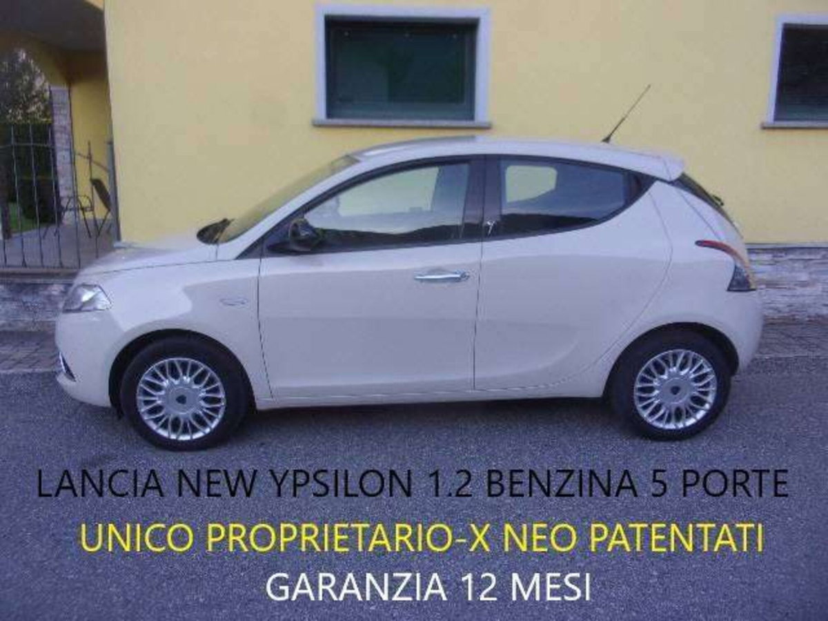 Lancia Ypsilon 1.2 69 CV 5 porte Gold (2)