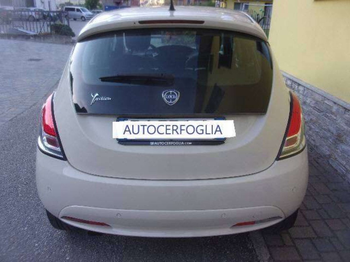 Lancia Ypsilon 1.2 69 CV 5 porte Gold (4)