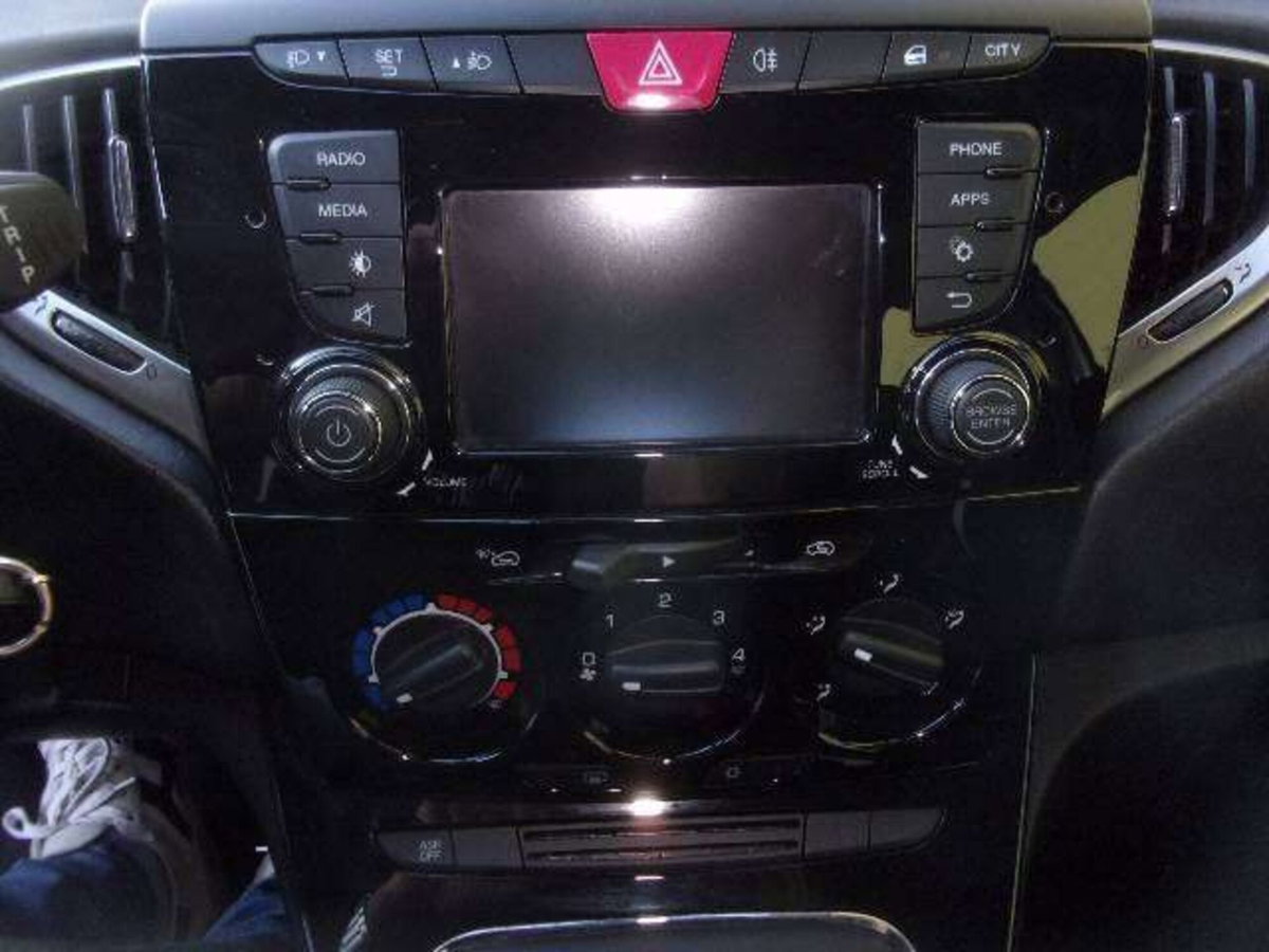 Lancia Ypsilon 1.2 69 CV 5 porte Gold (9)