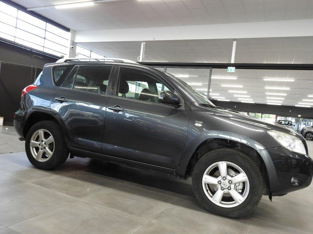 Toyota Rav4 2.2 D-4D 136 CV DPF Sol (7)