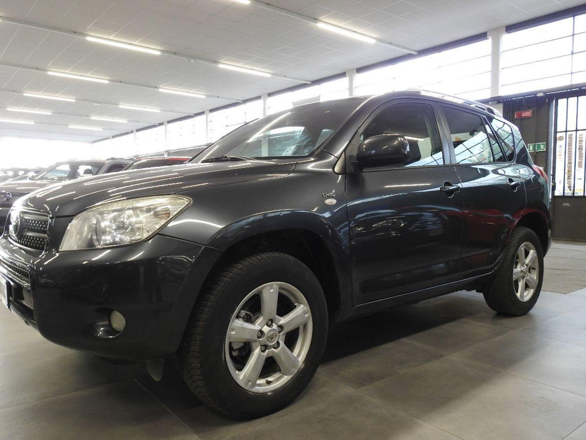 Toyota Rav4 2.2 D-4D 136 CV DPF Sol (9)