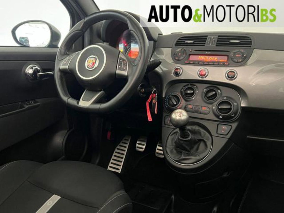 Abarth 500 Cabrio 1.4 Turbo T-Jet (16)