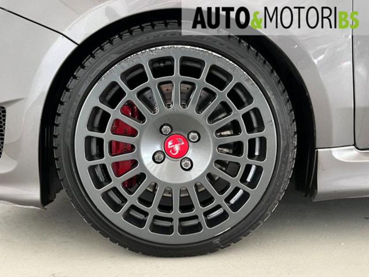 Abarth 500 Cabrio 1.4 Turbo T-Jet (8)