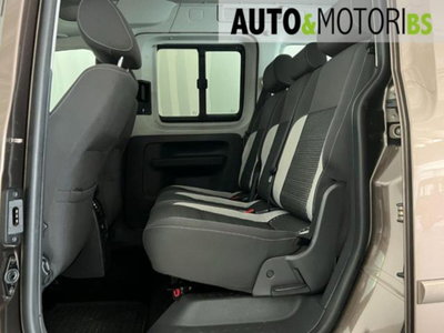 Volkswagen Caddy 1.6 TDI 102 CV DSG 5p. Cross (19)