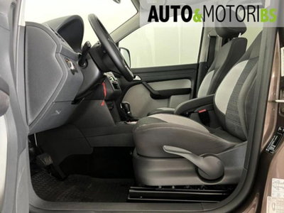 Volkswagen Caddy 1.6 TDI 102 CV DSG 5p. Cross (9)