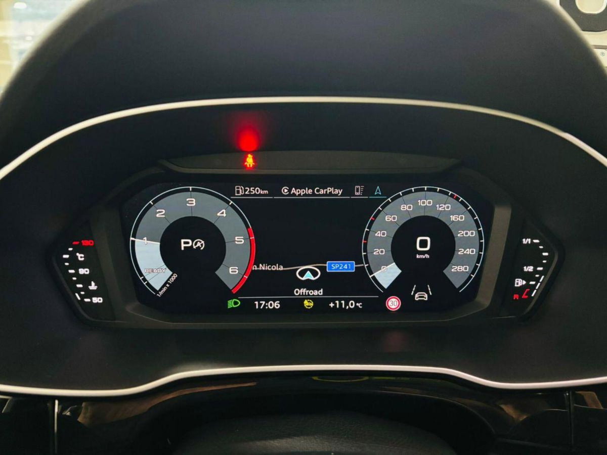 Audi Q3 35 TDI quattro S tronic Business Advanced (13)