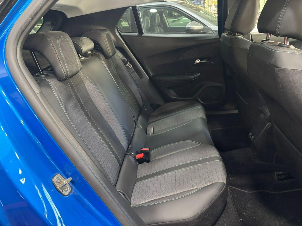Peugeot 2008 BlueHDi 110 S&S Allure Pack (12)