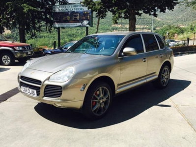 Porsche Cayenne 4.5 cat Turbo (2)