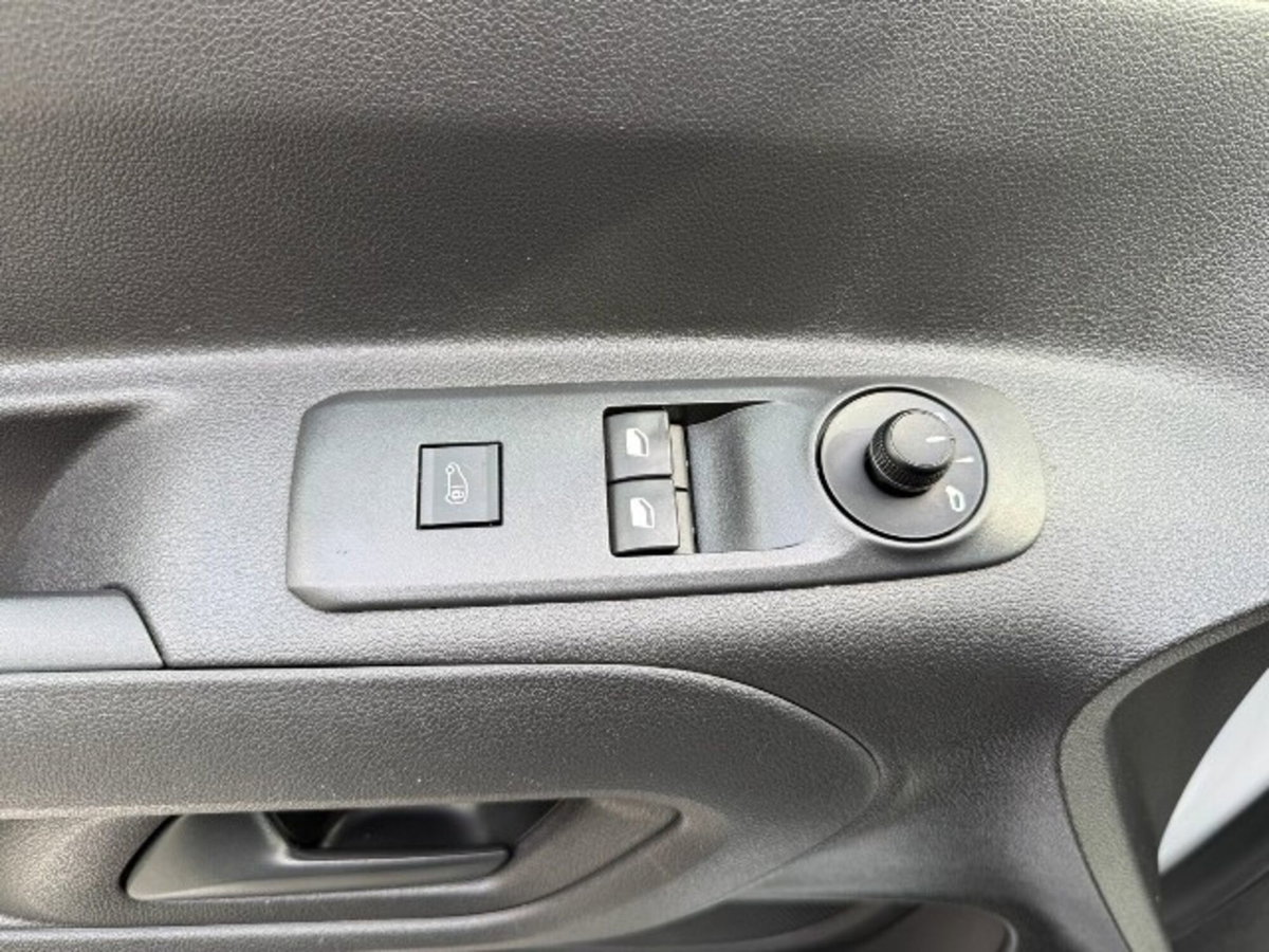 Citroen Berlingo Furgone BlueHDi 130 Van M Club (10)