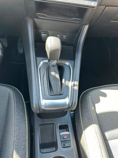 Renault Captur Plug-in Hybrid E-Tech 160 CV Techno (10)