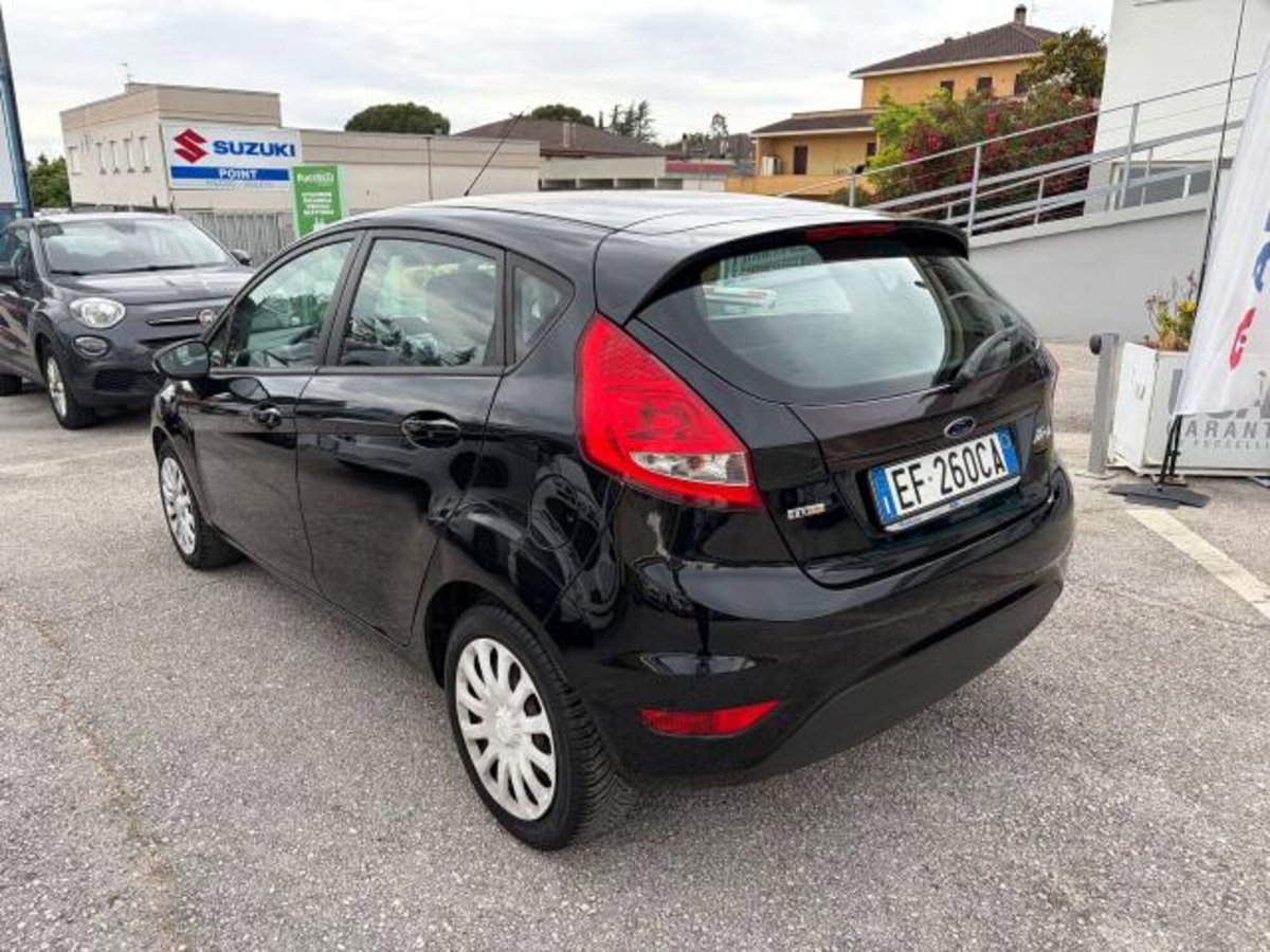 Ford Fiesta Ikon 1.4 TDCi 70CV 5 porte (3)