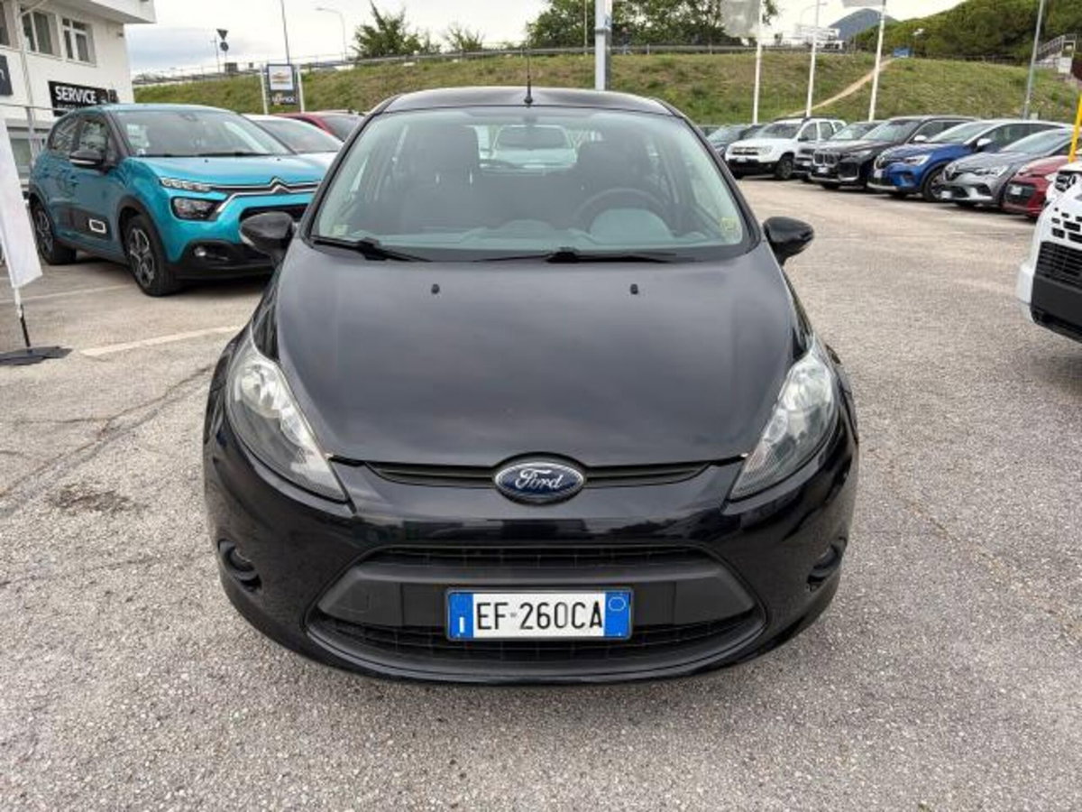 Ford Fiesta Ikon 1.4 TDCi 70CV 5 porte (4)