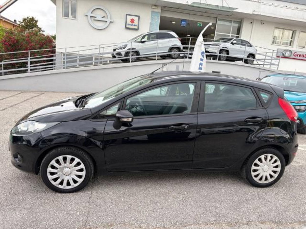 Ford Fiesta Ikon 1.4 TDCi 70CV 5 porte (7)