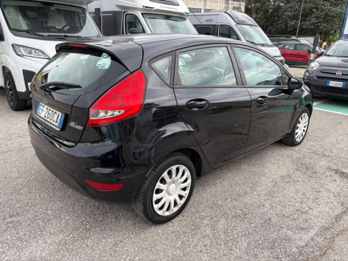 Ford Fiesta Ikon 1.4 TDCi 70CV 5 porte (9)