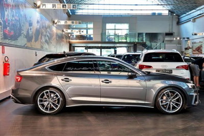 Audi A5 Sportback 40 TDI quattro S tronic (2)