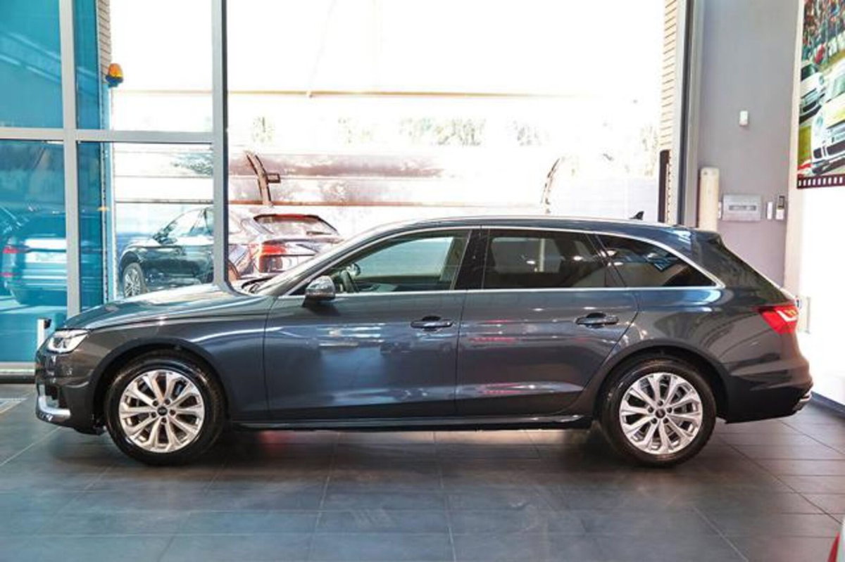 Audi A4 Avant 35 2.0 tdi mhev Business Advanced 163cv s-tronic (3)
