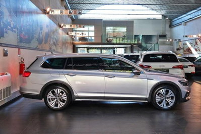 Volkswagen Passat Variant Alltrack 2.0 TDI 200 CV 4MOTION DSG (2)