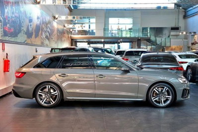 Audi A4 Avant 30 2.0 tdi mhev Business Advanced 136cv s-tronic (2)